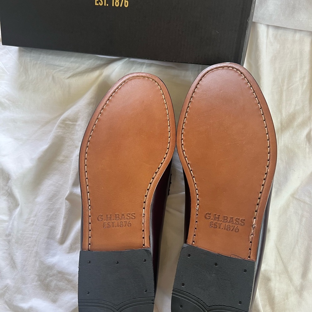 G.H. Bass & Co. Brown Leather Loafers Slip-On Style - Picture 2 of 7